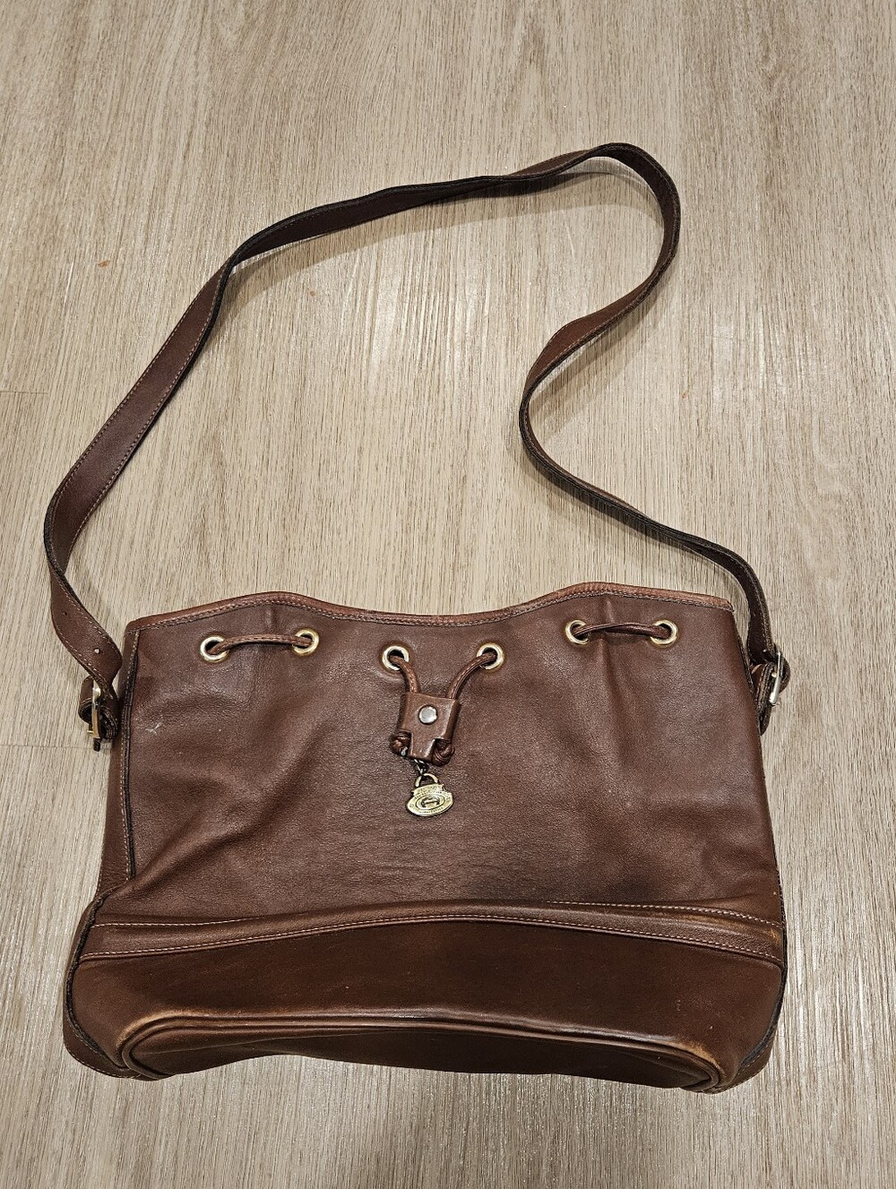Vintage Etienne Aigner Brown Leather Drawstring Bucket Shoulder Bag Purse Brass